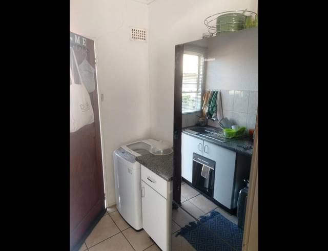 2 BEDROOM HOUSE FOR SALE IN LENASIA SOUTH